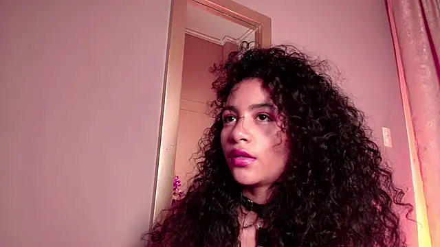 Snapshot of AntonellaHall_ chatting on April 9, 2026, 6:47 pm AntonellaHall online show from April 9, 2026, 6:47 pm