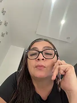 Snapshot of AntonellaAlondra4 chatting on May 22, 2026, 6:06 pm AntonellaAlondra4 online show from May 22, 2026, 6:06 pm