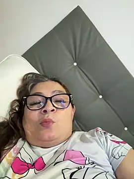 Snapshot of AntonellaAlondra4 chatting on June 2, 2026, 4:34 am AntonellaAlondra4 online show from June 2, 2026, 4:34 am