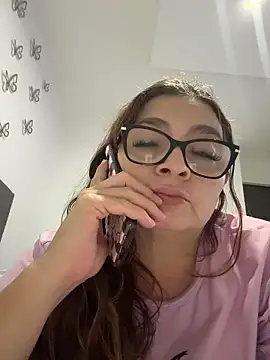 AntonellaAlondra4 online show from May 8, 2026, 3:21 am