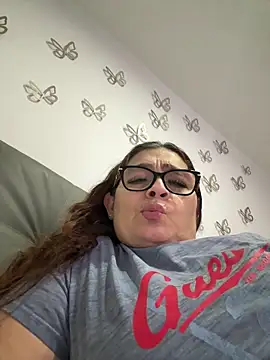 Snapshot of AntonellaAlondra4 chatting on May 29, 2026, 11:44 pm AntonellaAlondra4 online show from May 29, 2026, 11:44 pm