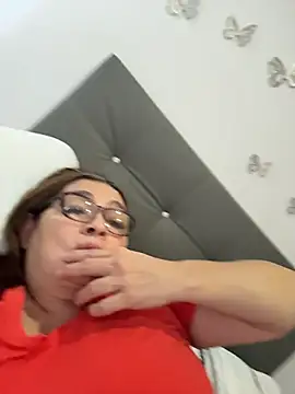 AntonellaAlondra4 online show from May 3, 2026, 9:18 pm
