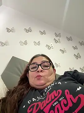 Snapshot of AntonellaAlondra4 chatting on May 27, 2026, 9:22 pm AntonellaAlondra4 online show from May 27, 2026, 9:22 pm