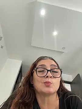 AntonellaAlondra4 online show from May 7, 2026, 3:15 pm