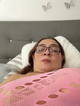 AntonellaAlondra4 online show from April 22, 2026, 4:25 pm