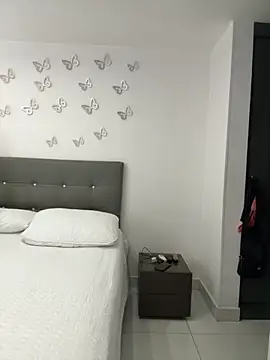 AntonellaAlondra4 online show from December 1, 2025, 2:29 pm