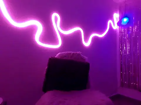 princesskitty111 online show from December 6, 2024, 1:57 am