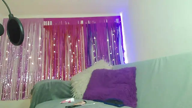 princesskitty111 online show from February 3, 2025, 7:10 pm