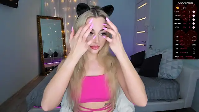 AdeleRoberts online show from March 4, 2025, 9:29 am