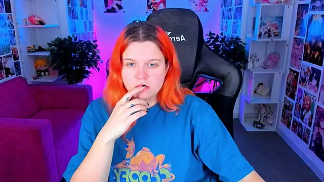 NielletaBlossom online show from March 11, 2025, 5:13 am