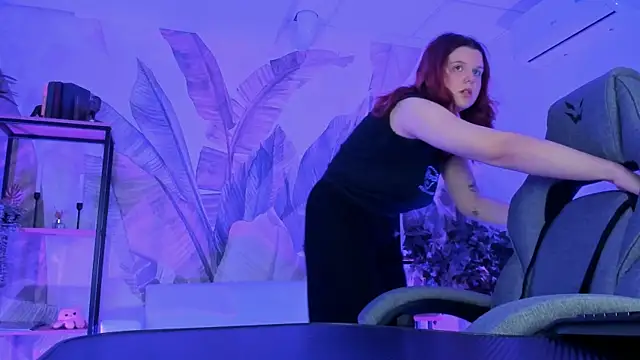 NielletaBlossom online show from September 23, 2025, 5:25 am