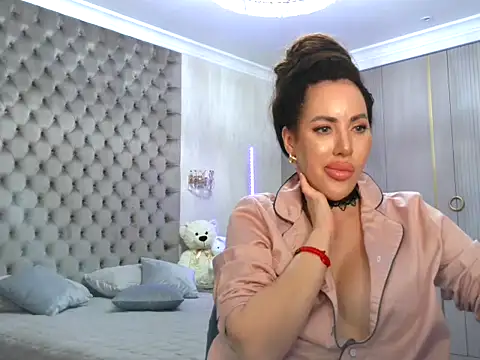 TianaPosh online show from February 27, 2025, 10:42 pm