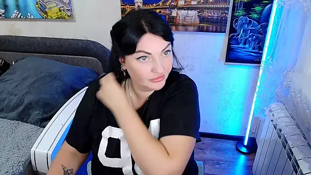 Lady Boom Wild  online show from September 18, 2025, 4:43 pm