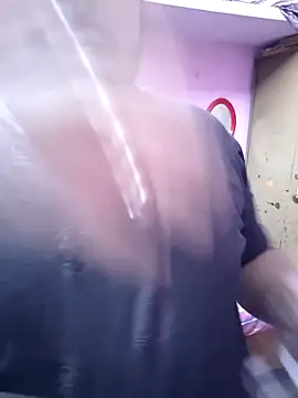 Snapshot of bobbyronak chatting on March 28, 2026, 12:06 pm bobbyronak online show from March 28, 2026, 12:06 pm