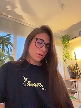 Snapshot of MariaIsabella8 chatting on March 24, 2026, 10:10 pm MariaIsabella8 online show from March 24, 2026, 10:10 pm