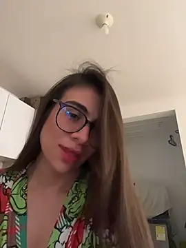 MariaIsabella8 online show from May 19, 2026, 9:44 pm