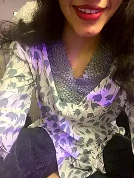 Divyaa69 online show from January 18, 2026, 4:21 pm