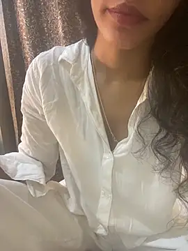 Divyaa69 online show from October 14, 2025, 5:35 pm