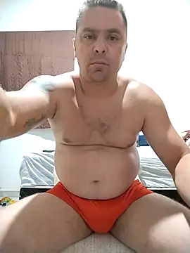 LOIROGOSTOSO87 online show from May 1, 2026, 1:10 am