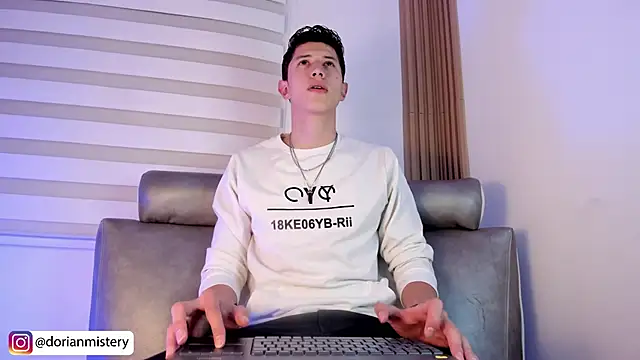 Dorianmistery2322  online show from February 18, 2026, 12:41 am