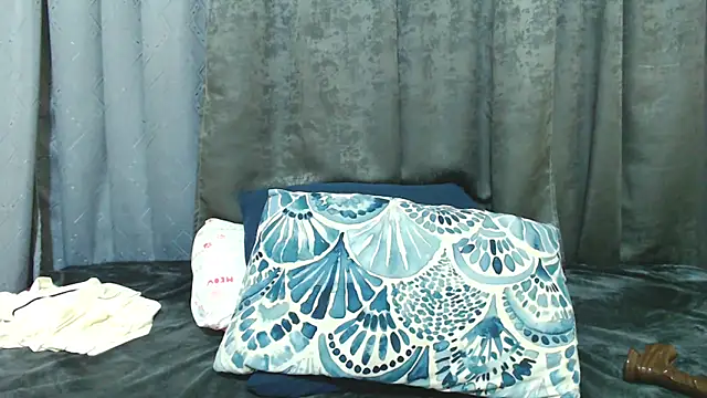 kittykhloe22 online show from June 8, 2026, 1:28 am