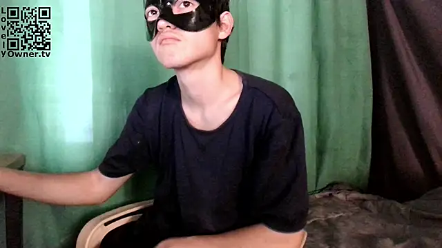 Snapshot of LovelyOwner_com chatting on November 6, 2025, 3:32 am LovelyOwner com online show from November 6, 2025, 3:32 am