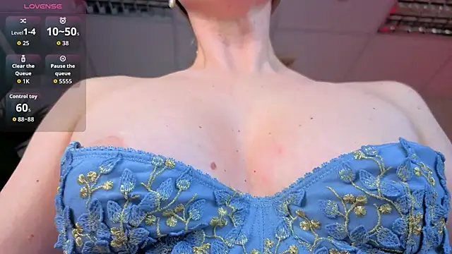 Snapshot of Angel_Nikole chatting on March 9, 2026, 1:42 am Angel Nikole online show from March 9, 2026, 1:42 am