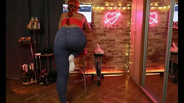 JosephinaBlack online show from August 5, 2026, 2:27 am