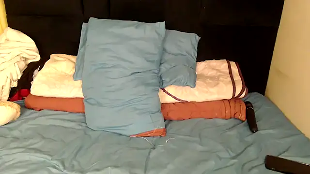 Busty-Londie online show from January 11, 2026, 8:05 pm