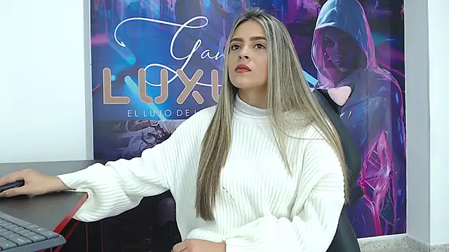 miacarperr1 online show from February 10, 2025, 8:53 pm