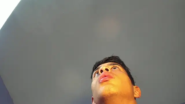 Tyler Rodriguez online show from February 26, 2025, 10:47 pm