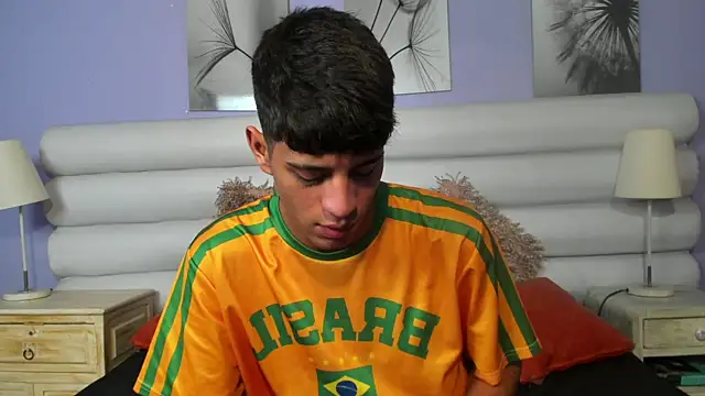 Tyler Rodriguez online show from February 25, 2025, 8:32 pm