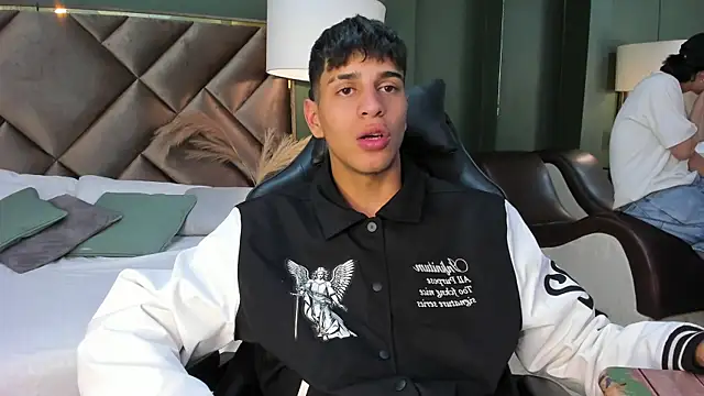 Tyler Rodriguez online show from March 13, 2025, 4:49 am