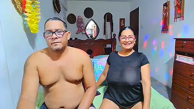 Snapshot of rosi_pamela chatting on June 9, 2026, 9:27 pm rosi pamela online show from June 9, 2026, 9:27 pm
