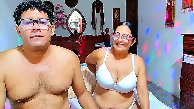 Snapshot of rosi_pamela chatting on March 13, 2026, 1:16 pm rosi pamela online show from March 13, 2026, 1:16 pm