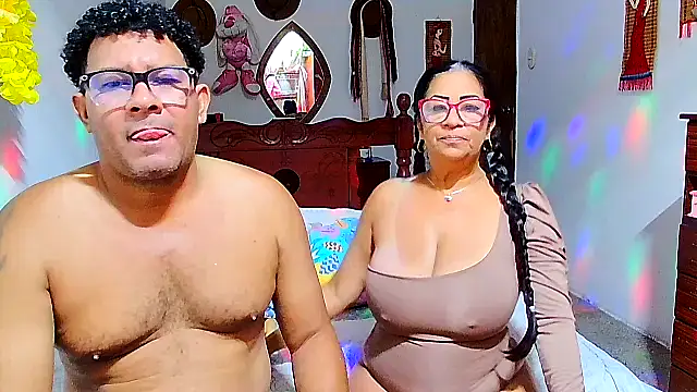 Snapshot of rosi_pamela chatting on February 7, 2026, 4:04 pm rosi pamela online show from February 7, 2026, 4:04 pm