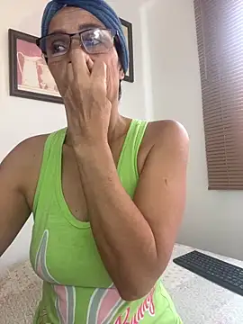 MireyaTorresGu online show from February 26, 2026, 5:24 pm