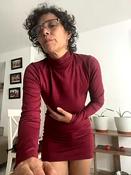 MireyaTorresGu online show from October 9, 2025, 1:44 pm