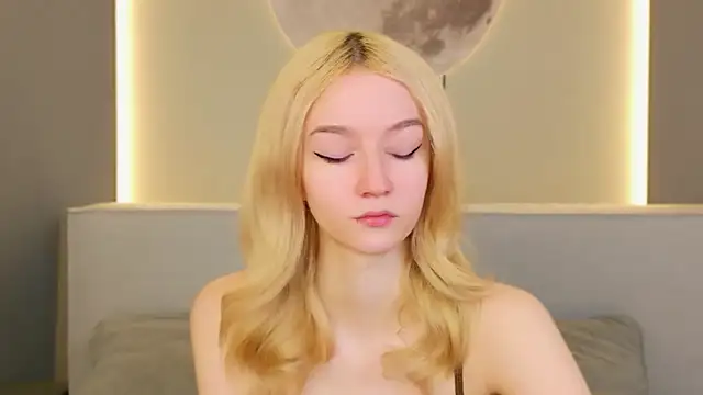 Snapshot of NaomiLoys chatting on March 20, 2026, 10:38 am NaomiLoys online show from March 20, 2026, 10:38 am