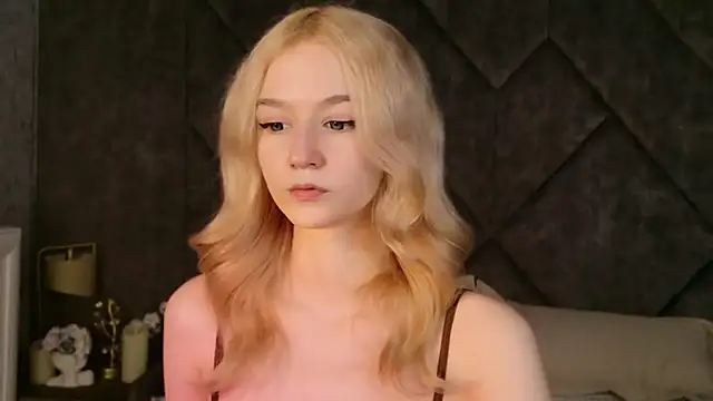 Snapshot of NaomiLoys chatting on February 23, 2026, 10:49 am NaomiLoys online show from February 23, 2026, 10:49 am