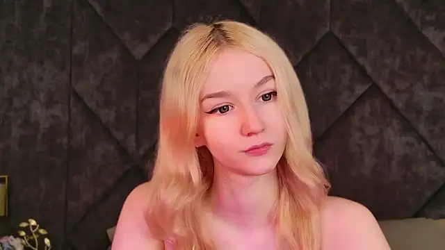 Snapshot of NaomiLoys chatting on March 16, 2026, 11:03 am NaomiLoys online show from March 16, 2026, 11:03 am