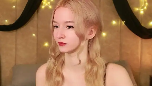 Snapshot of NaomiLoys chatting on February 17, 2026, 10:45 am NaomiLoys online show from February 17, 2026, 10:45 am