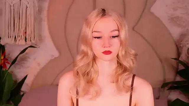 NaomiLoys online show from January 16, 2026, 11:03 am