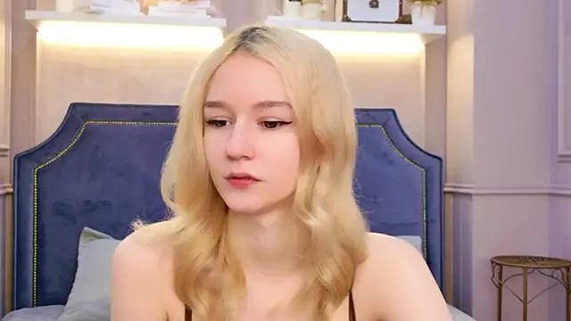 Snapshot of NaomiLoys chatting on March 22, 2026, 10:39 am NaomiLoys online show from March 22, 2026, 10:39 am