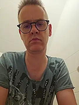 Hectorthyssen1 online show from June 21, 2026, 6:46 pm