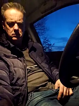 Hectorthyssen1 online show from December 18, 2025, 4:11 pm