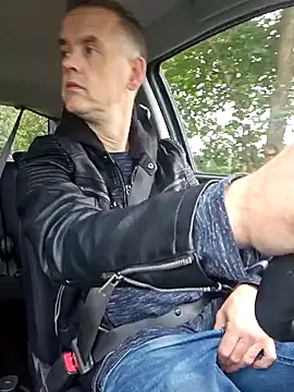 Hectorthyssen1 online show from October 8, 2025, 2:40 pm