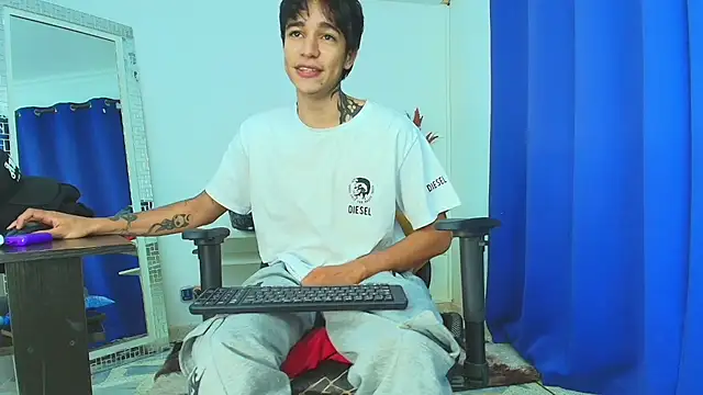 Zacktk7 online show from February 18, 2025, 11:19 pm