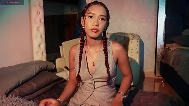 Salome Williamss online show from April 22, 2026, 12:34 pm