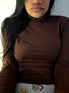 Snapshot of charllottebrasilian chatting on July 6, 2026, 4:42 pm charllottebrasilian online show from July 6, 2026, 4:42 pm